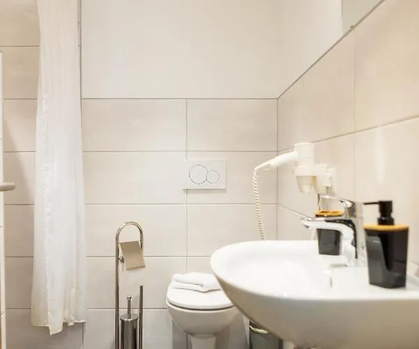 アパートホテル Mooshof 4*